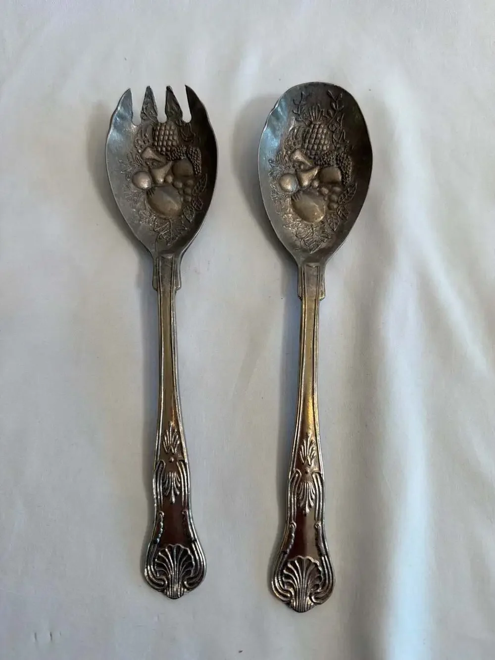 Vintage Raimond‎ Sheffield England EPNS Silverplate Fruit & Berry Embossed Salad